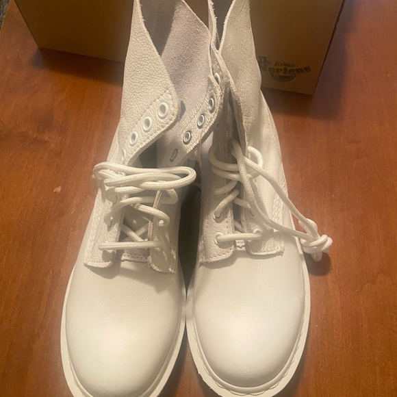Dr. Martens Pascal Mono Optical White US size 7 women’s - Picture 2 of 9